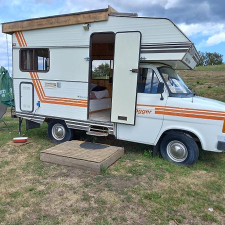 Camping Car Vintage Saint-Barthelemy-le-Plain Exterior foto