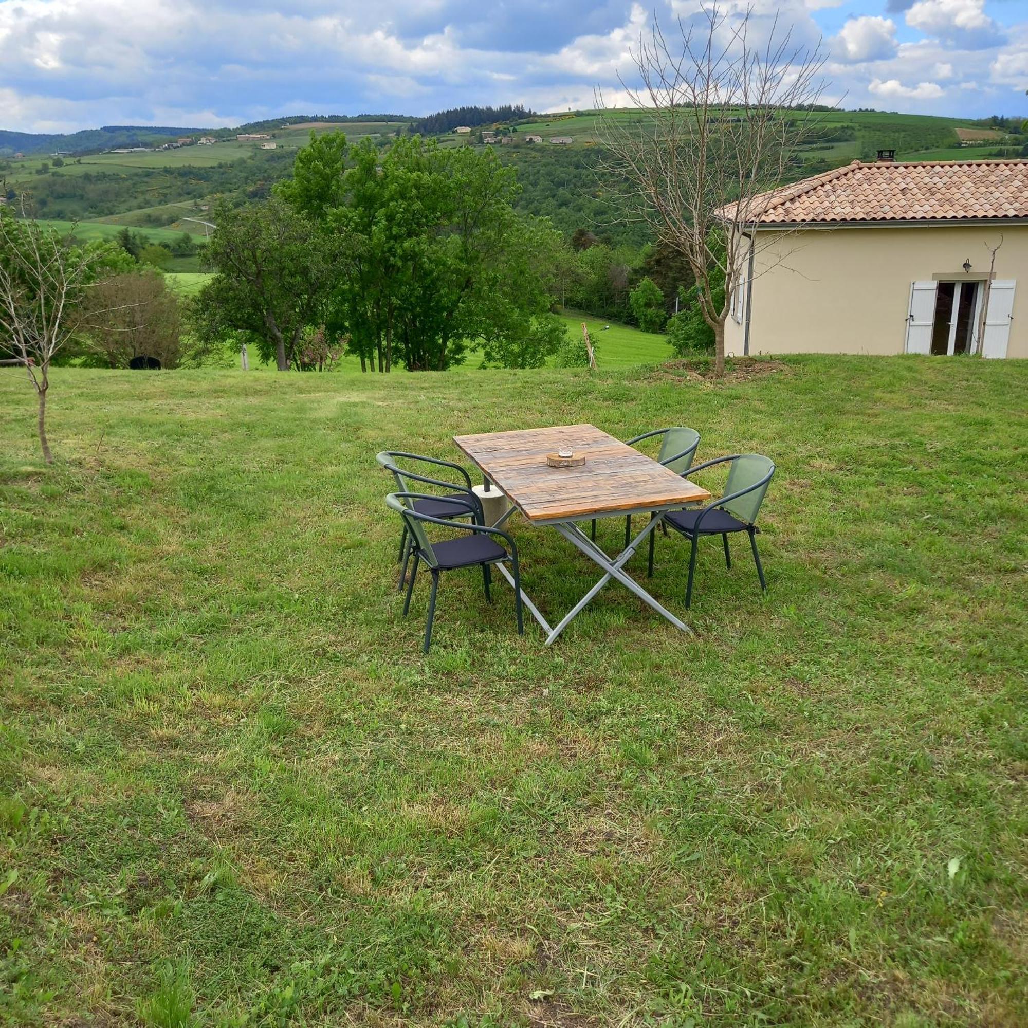 Camping Car Vintage Saint-Barthelemy-le-Plain Exterior foto